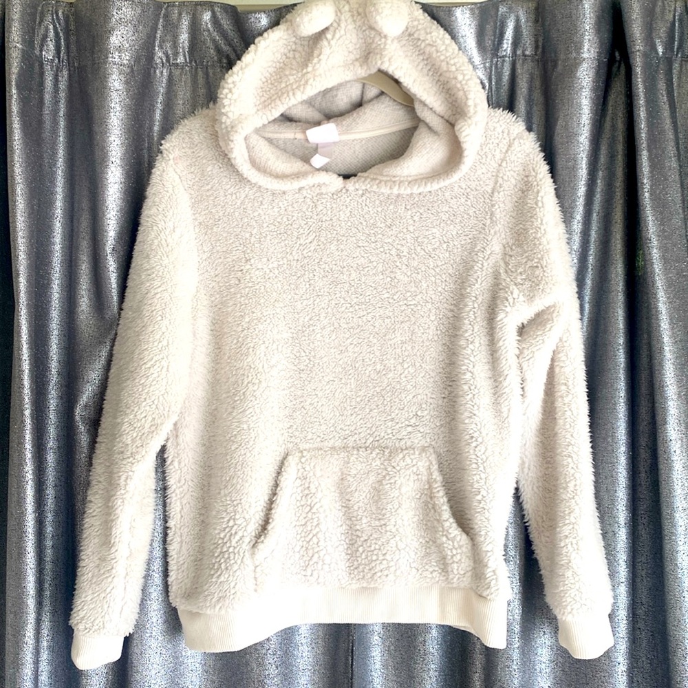 White fluffy hoodie with pouch